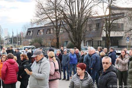 Javno pismo ministrici za zdravje in miren shod v podporo zoper ukinitvi Nujne medicinske pomoči Kamnik (21)